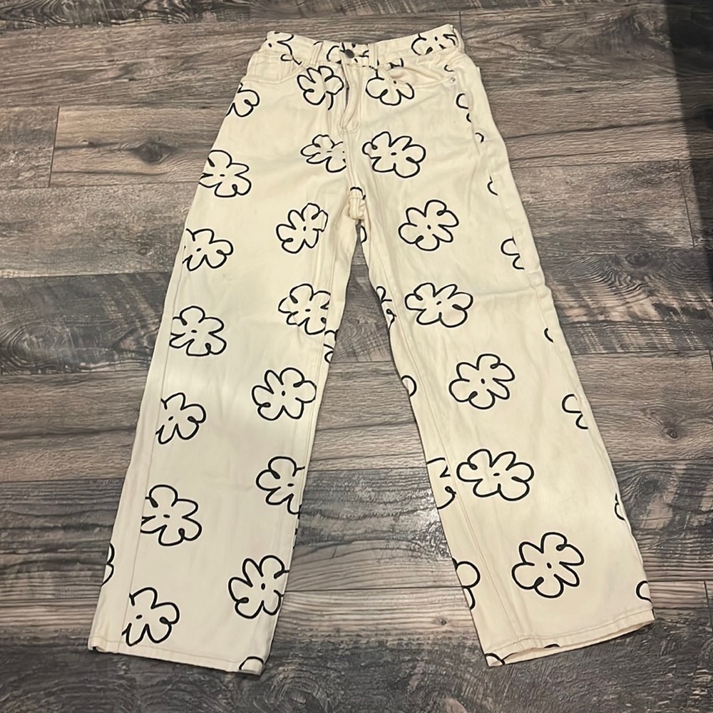 ALLOVER FLORAL PRINT JEANS